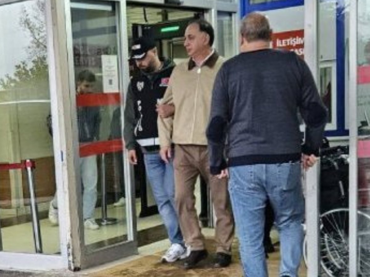 lemarcaspors_'s tweet photo. MHK Başkanı Ferhat Gündoğdu'nun da aralarında bulunduğu 8 kişi için ortaya atılan iddialar: (Burak Doğan)

— Objektif ve gerekçeli bir karar göstermeksizin bazı hakemlerin klasman dışı bırakılması.

— Bazı hakemlere sistematik bir şekilde görev verilmemesi.

— Bazı hakemlere ayrıcalıklı davranılması.

— Puanlama ve atama süreçlerine müdahale edilmesi.

— 2022 ve 2024 yıllarında hazırlanan hakem/gözlemci listelerinde usulsüz değişiklikler yapılması.

— 2025 yılında Riva'da gerçekleştirilen kural sınavına doğduran müdahale edilmesi, bazı hakemlerin notlarının değiştirilmesi.