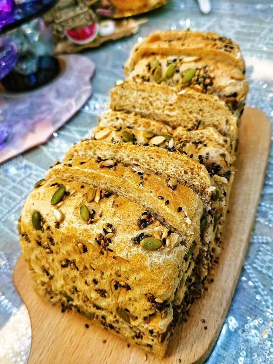 TovaBiederman's tweet photo. Hoy compartí pan recién horneado con mi vecino, una pequea alegría que hace feliz la tarde! https://t.co/ZOcVmJMv7Q