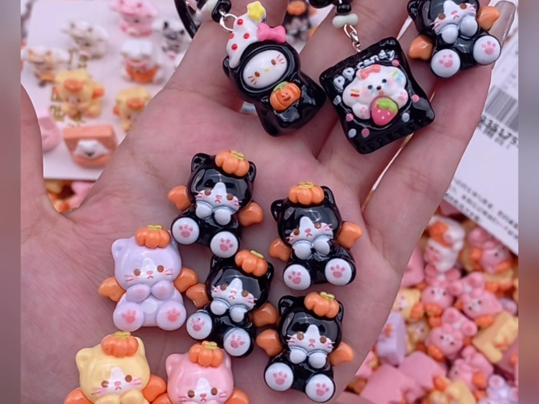 LatoyaGreigsox's tweet photo. Hoy hice un llavero de fieltro con forma de gatito super tierno!  Materiales sencillos y en 10 minutos lo tienes listo. #手工 #手工制作 #DIY https://t.co/lFsqyyqlOt