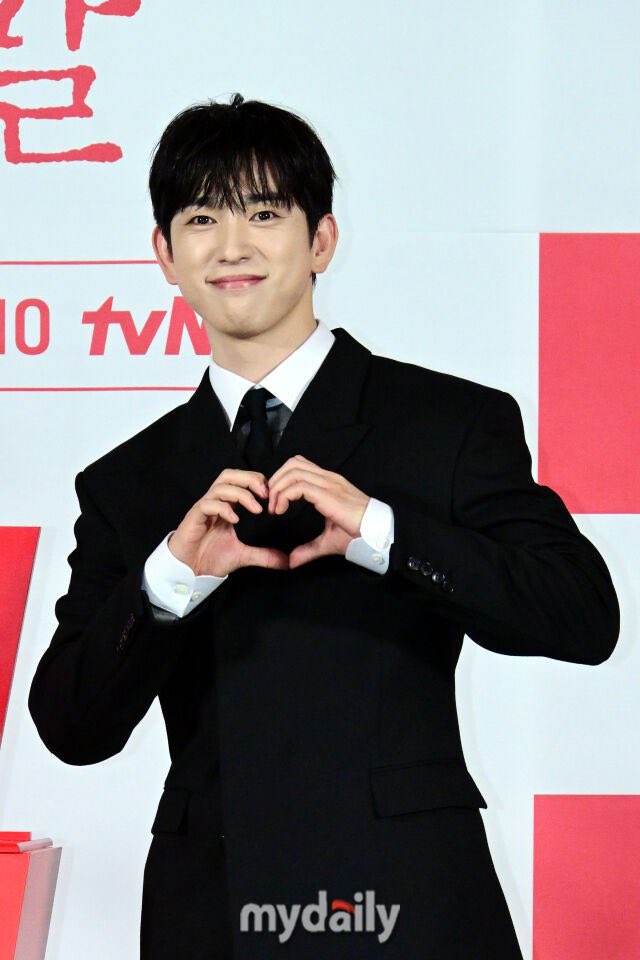 MYJINYOUNGONLY's tweet photo. Park Jinyoung 
“100DaysofDeception” Press Conference 

#Parkjinyoung #박진영
#진영 #Jinyoung @JINYOUNG 
#100일의거짓말 #100DaysofDeception https://t.co/kCgov2PdKl