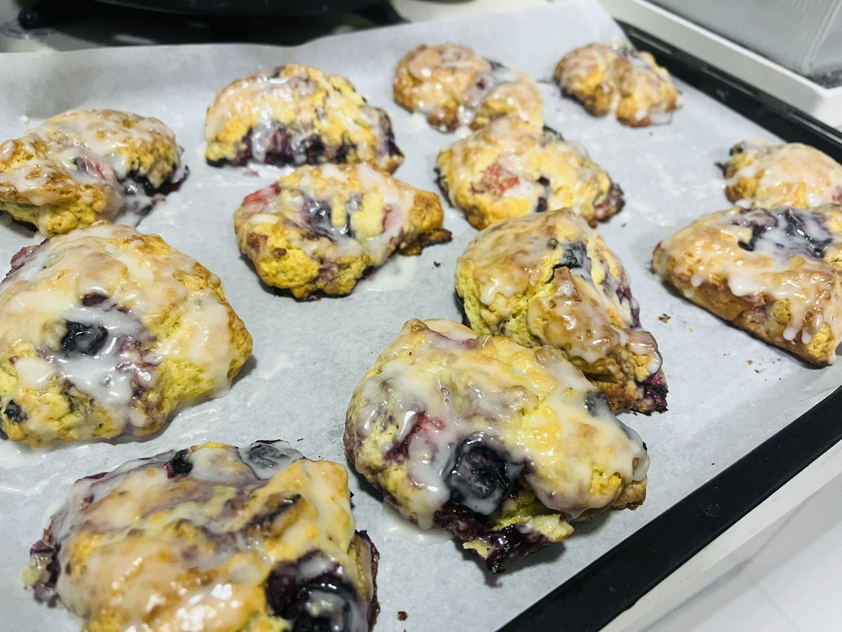 ShalandaCijnu's tweet photo. Just pulled off the fluffiest lemon blueberry scones with a side of frothy matcha latte  Perfect cozy Sunday bake session vibes! https://t.co/P3Jnw1yoJP