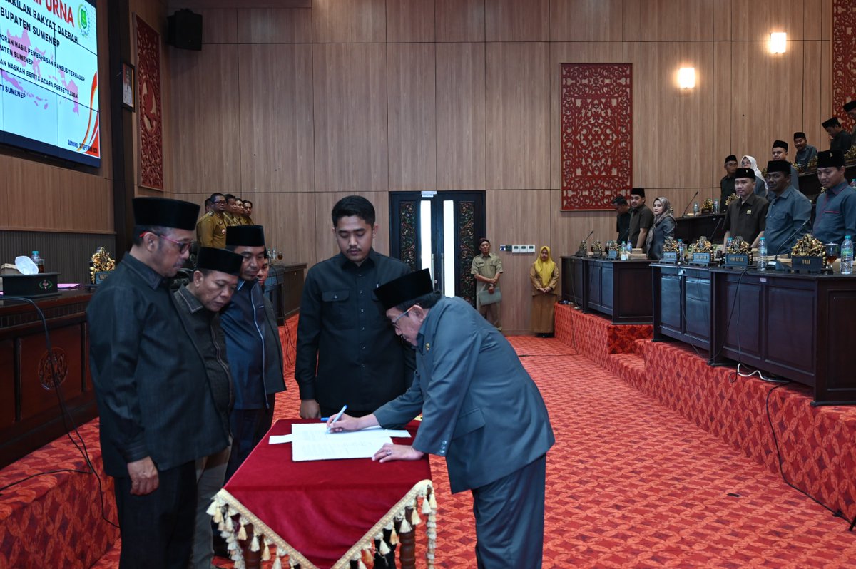dprd_sumenep's tweet photo. Rapat Paripurna Penyampaian Laporan Hasil Pembahasan Pansus Terhadap 9 Raperda Kabupaten Sumenep dan Penandatanganan Naskah Berita Acara Persetujuan Bersama antara Pimpinan DPRD dan Bupati Sumenep, Senin, 28 September 2026 https://t.co/9F5yWmYLrw