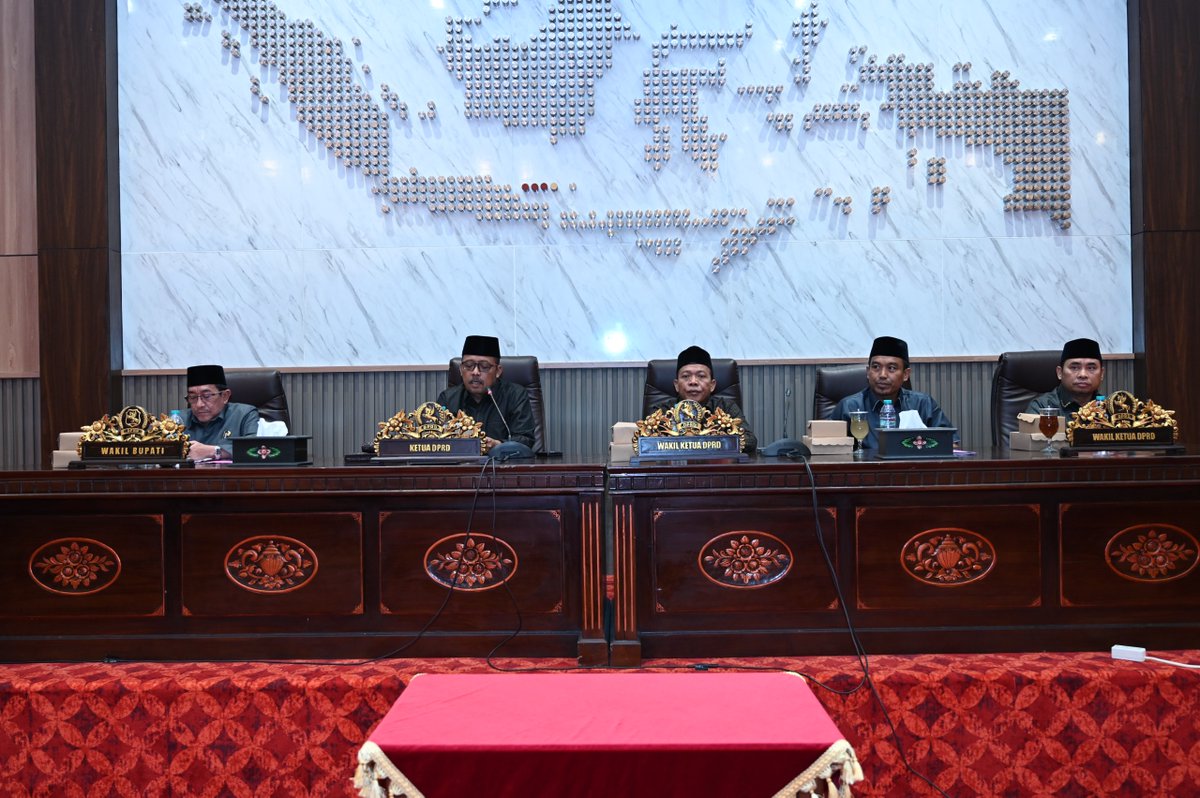 dprd_sumenep's tweet photo. Rapat Paripurna Penyampaian Laporan Hasil Pembahasan Pansus Terhadap 9 Raperda Kabupaten Sumenep dan Penandatanganan Naskah Berita Acara Persetujuan Bersama antara Pimpinan DPRD dan Bupati Sumenep, Senin, 28 September 2026 https://t.co/9F5yWmYLrw