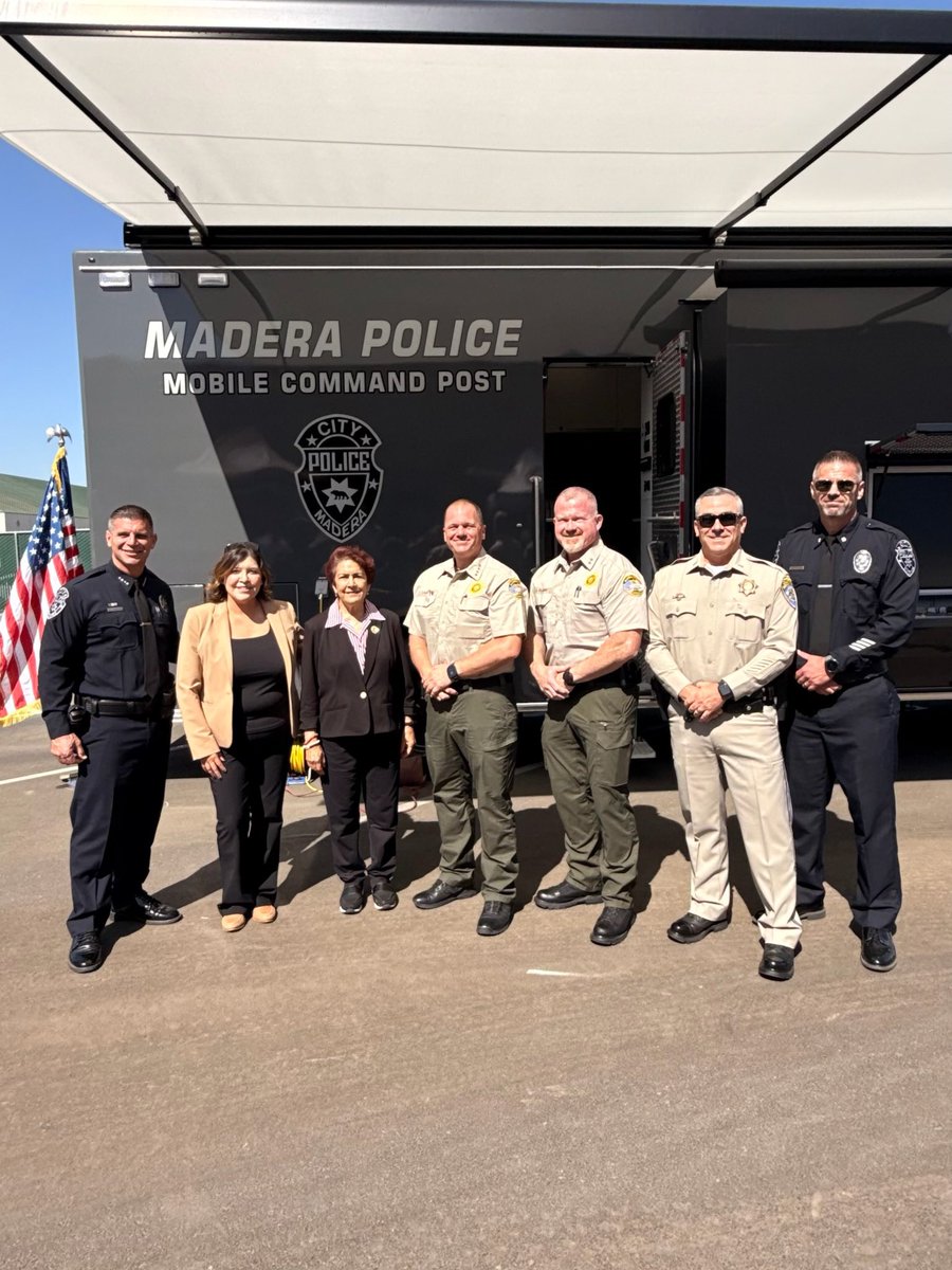 SheriffPogue's tweet photo. Great to join my friend, Chief Giachino Chiaramonte, &amp; Madera PD today for the unveiling of their new Mobile Command Post. An outstanding public safety resource that strengthens coordination during major incidents &amp; emergencies. Congratulations to Chief Chiaramonte and his team! https://t.co/XyqWsa6Uoz