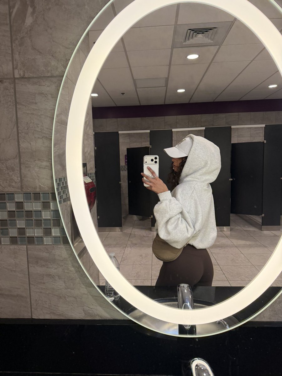 RealLifeSpoiled's tweet photo. The cruel and bratty latina goddess you’ve been waiting to serve is finally here to take everything from you https://t.co/E0Gc7KPGXO