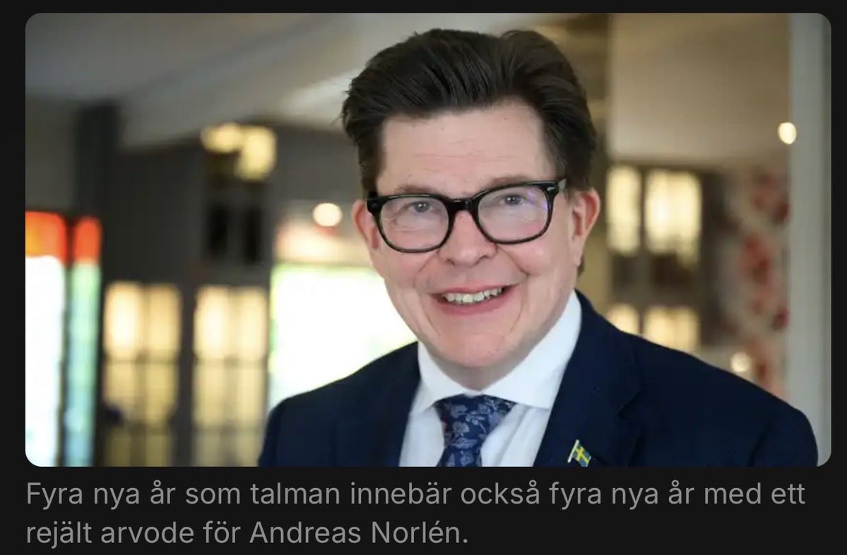 THESWEDISHTRUTH's tweet photo. 👇👇👇
JOBBET LIKA AVANCERAT SOM FÖR DE SOM ROPAR UT NUMMER I EN BINGOHALL 

Norléns miljonarvode säkrat – så mycket tjänar han

Vänsterpartiet hjälpte Andreas Norlén till fyra nya år som riksdagens talman

Det innebär också ett rejält klirr i kassan

Med posten följer ett arvode på 211 000 kronor i månaden, skriver SvD