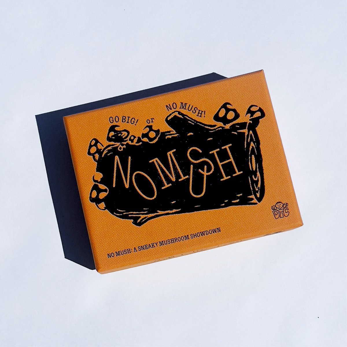 Dopaminetable's tweet photo. 『NO MUSH』プレゼントキャンペーン！ 
この投稿をRPすれば応募完了！ #拡散RP希望 #引用希望
抽選で3名様に『NO MUSH』をプレゼントします！ 
『NO MUSH』は、 GEMを出しすぎてもダメ、少なすぎても取られる。 
相手の“欲”を読み合うキノコ争奪オークションゲームです 
【応募方法】
この投稿をリポストすればOKです！
引用RPも大歓迎です！
【抽選日】 10月14日 当選された3名様には、 ゲームマーケット2026秋の会場で直接お渡しします！
3–6人｜20–30分｜10歳〜