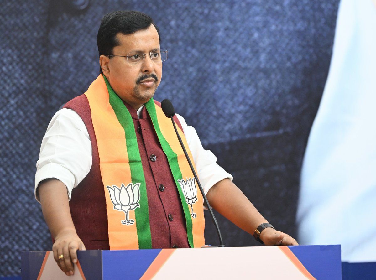 NitinNabin's tweet photo. आज भाजपा मुख्यालय में प्रदेश प्रभारियों एवं सह-प्रभारियों के साथ बैठक कर संगठनात्मक विषयों और आगामी कार्यक्रमों को लेकर विस्तृत चर्चा की।

@BJP4India https://t.co/KSh32cZsVK