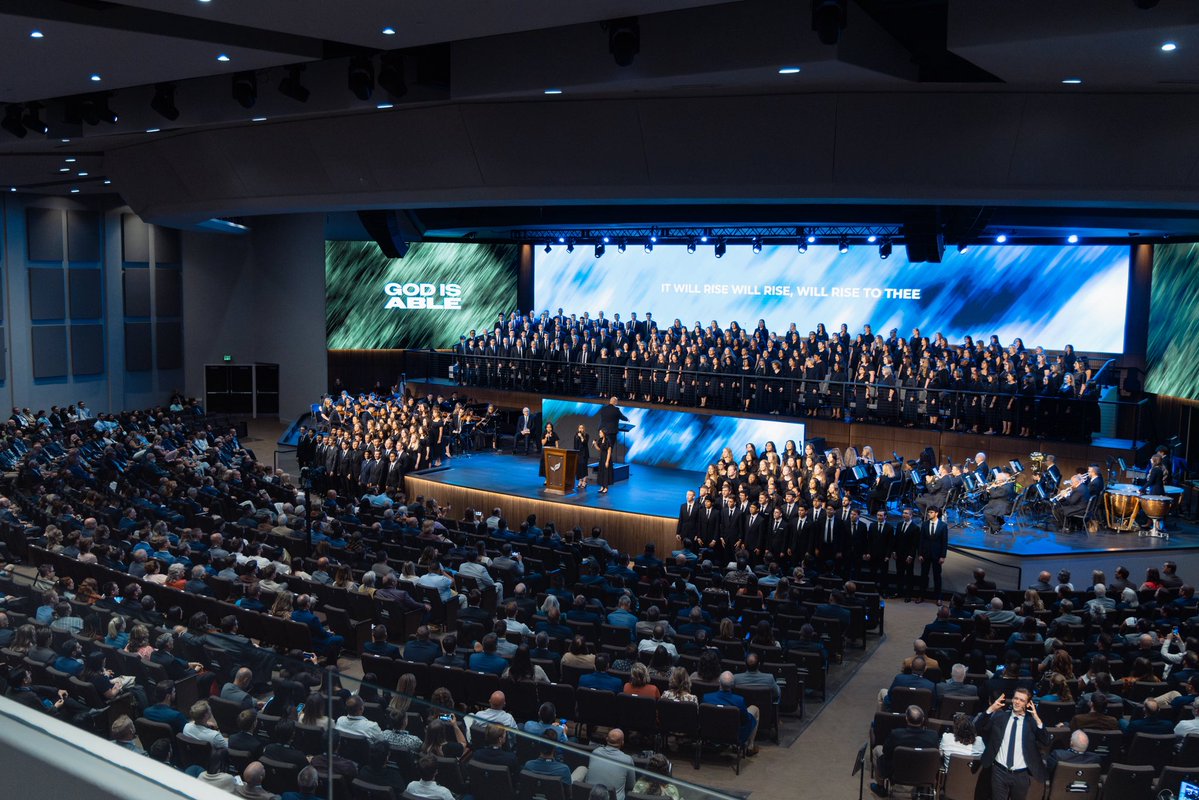 PaulChappell's tweet photo. An amazing opening service at @slconference tonight, including Christ-honoring music and testimonies of people recently saved and baptized at @lbc_today. Thank you for your prayers. Grateful for how the Lord moved. #GodIsAble #slc26 https://t.co/2tdLwSdoP2