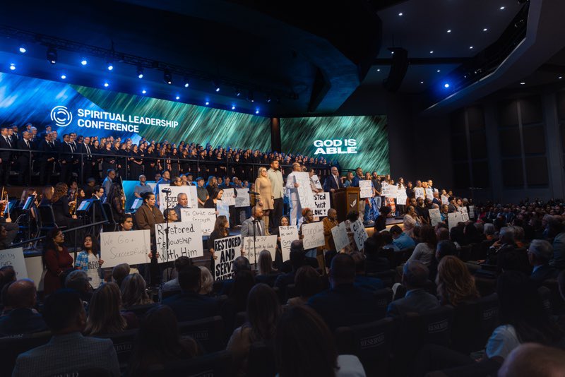 PaulChappell's tweet photo. An amazing opening service at @slconference tonight, including Christ-honoring music and testimonies of people recently saved and baptized at @lbc_today. Thank you for your prayers. Grateful for how the Lord moved. #GodIsAble #slc26 https://t.co/2tdLwSdoP2