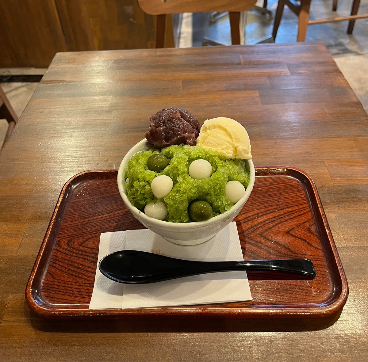 InterneIsho's tweet photo. また抹茶のかき氷食べに来た。前と同じ和菓子屋さんだけどトッピング変えた🪄︎︎⟡.·*.. ちょっとした贅沢 https://t.co/HLWHLjpPjz
