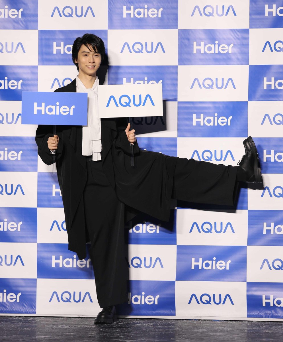 SponichiF's tweet photo. ハイアール・AQUA 新製品記者発表会 #羽生結弦（撮影・小海途良幹
@yoshiki_kogaito ) https://t.co/4sTgE0bN3F