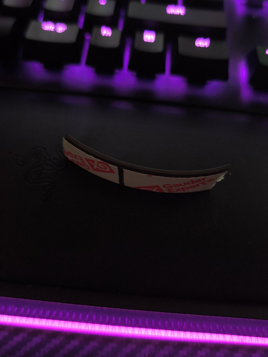 0miisax's tweet photo. @BarrileroMunoz @VideojuegosGAME Cinta magnética adhesiva Gauder, las puedes quitar para limpiar, cambiarlas de sitio, etc. ✌🏻 https://t.co/LuyJm3TPnI
