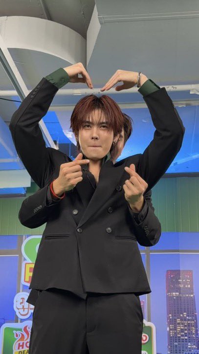 TRENDSTREAMPSTH's tweet photo. ไอเลิฟยู ยูเลิฟไอ แล้วสรุปเราเป็นอะไรกันน้าาา 👀 ถึงได้มาเลิฟกันอยู่สองคนแบบนี้ 🫶🏻🤭

GRABFOOD WITH PERTHSANTA

#GrabFoodถูกกว่าชัวร์xPERTHSANTA https://t.co/OphDzwgSwk