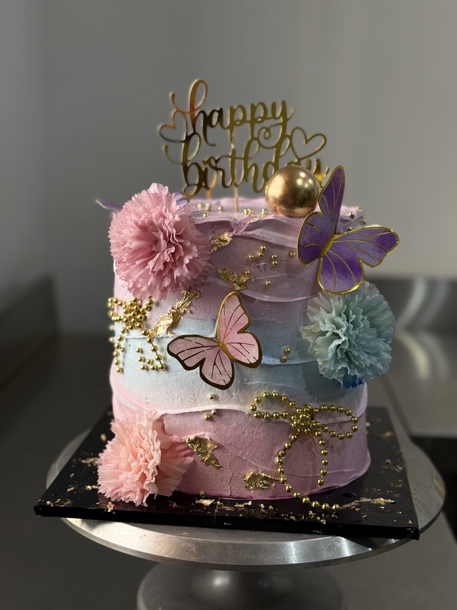 rasheedatbakes's tweet photo. 📍 Location: Rasheedatbakes, The Cake Place, Ajebamidele Plaza, Adjacent Ojaja More/KS, Ibadan Road, Ile-Ife, Osun State 📞 WhatsApp: +234 810 357 8953 https://t.co/ZMFz3RxzsJ
