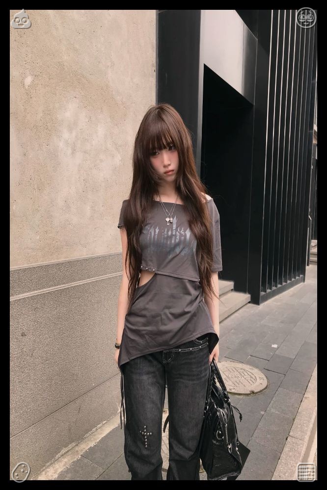 iyamuri6458's tweet photo. 🦃Walk with friends Talk about the futureJax texted her: “Your first post is perfect. I’m so proud of you. You’re going to be a huge success. Let’s celebrate tomorrow—my treat.” https://t.co/l7pUGrwLoz