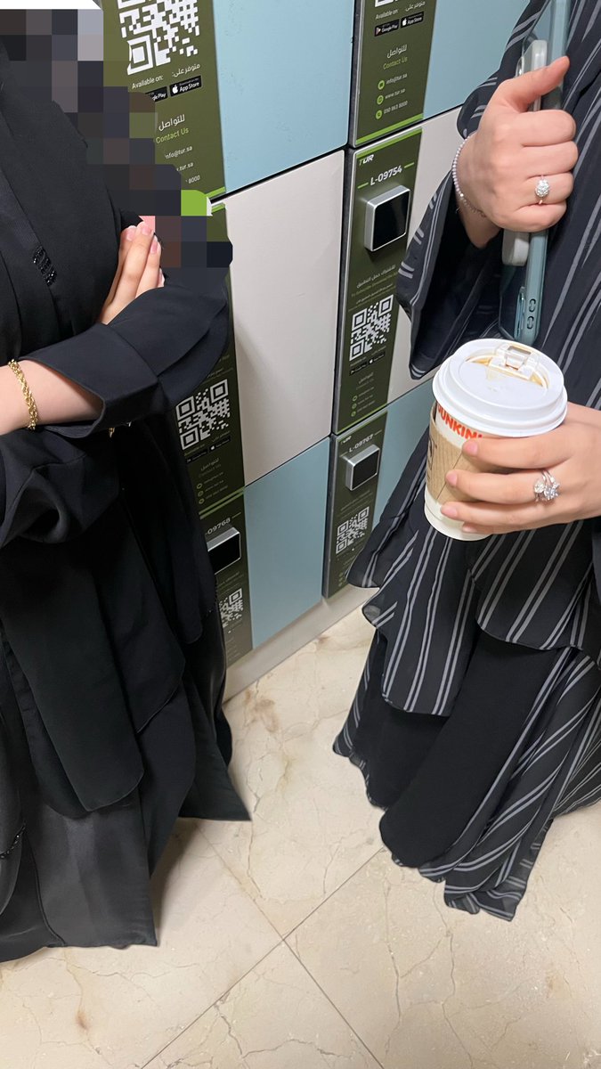 Moyy09_'s tweet photo. ياحليلهم هالبنات لهدرجه هيبة القائده واضحه مكتفه يدها من شافتني 
لاتخافين ياقلبي ما بعاقبك https://t.co/t5RnUzyMYV