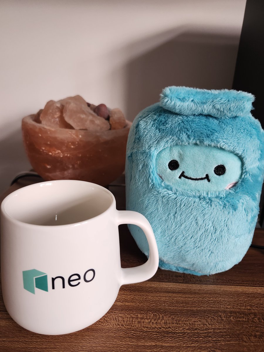lockyer83's tweet photo. Celebrating 10 years of $NEO mainnet 

Here's a couple of pics from my cam rolll, great times with the Neo Intern @NeoX_Intern

#NeoMainNet10 #NeoMuseum https://t.co/PFy6IkM7w8