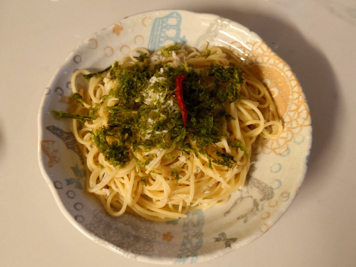 ruiji_n's tweet photo. しらすと海苔のペペロンチーノ うま ＃カモノメシ https://t.co/kUE1ITfyPF