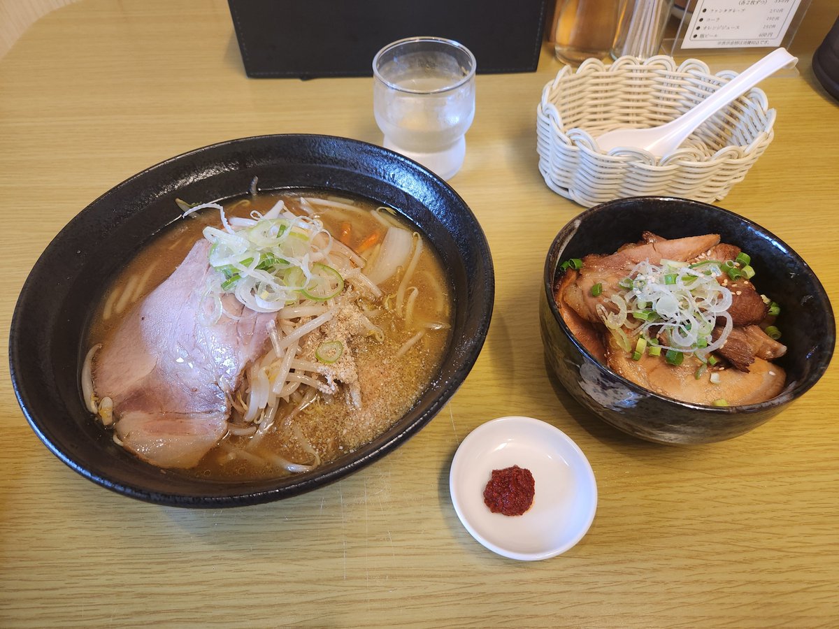 atori86861's tweet photo. 今日のお昼だね🤭

#らーめん https://t.co/Ly6a49kxHD
