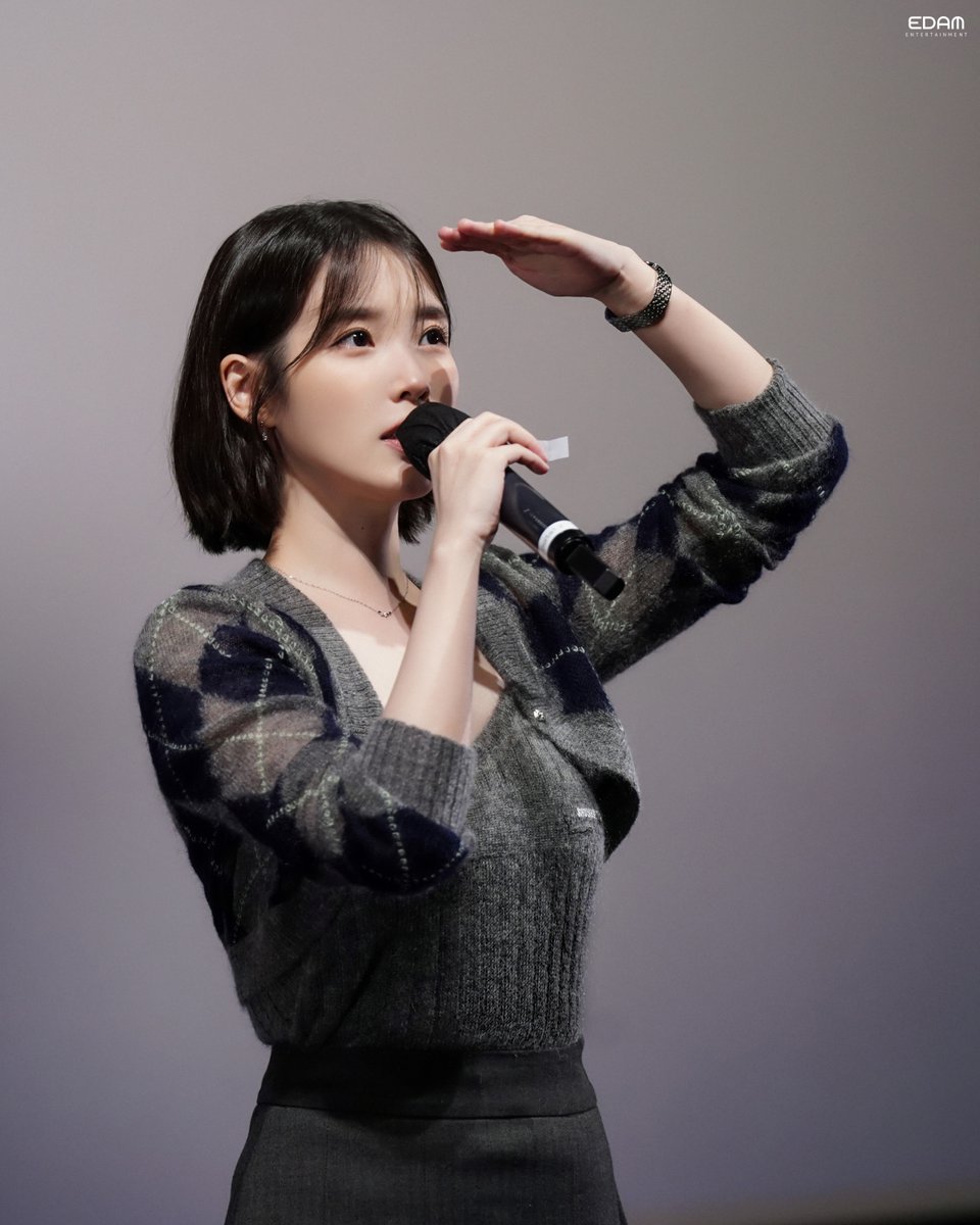_IUofficial's tweet photo. [📬]

주문하신 아이유 무대인사 비하인드 나왔습니다
The IU stage greeting behind-the-scenes you’ve been waiting for is here

🔗 https://t.co/eRKEfzWKh6

#아이유 #IU
#The_Golden_Hour #THE_WINNING https://t.co/wmV53JS3bu