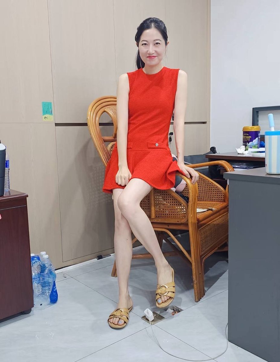 JonathanJatahs's tweet photo. 本人85后，已婚微寡，职业教师，鼓起勇气第一次在x发正面自拍，会有人欣赏与喜欢吗？

有和我一样刚刚翻墙出来的吗？交个朋友！（是本人！不是别人哈！） https://t.co/flR4oj5sex