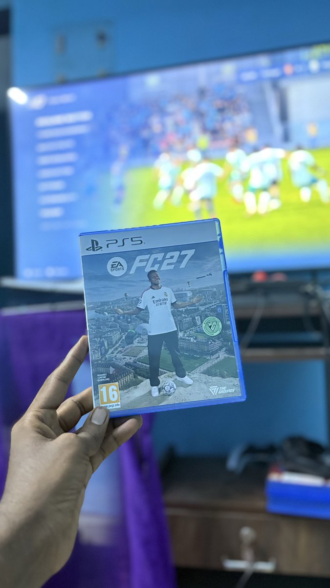muhammadshadiq_'s tweet photo. FC 26 ➡️ FC 27 feels like a whole different game! 🎮⚽️⚡️From controls to gameplay, everything feels seriously revamped. More realistic movement, sharper responsiveness, and a way more immersive football experience! 🔥🎮⚽️
#FC27 #FC26 #EAFC27 #EAFC #FIFA https://t.co/TH2W1tehHS