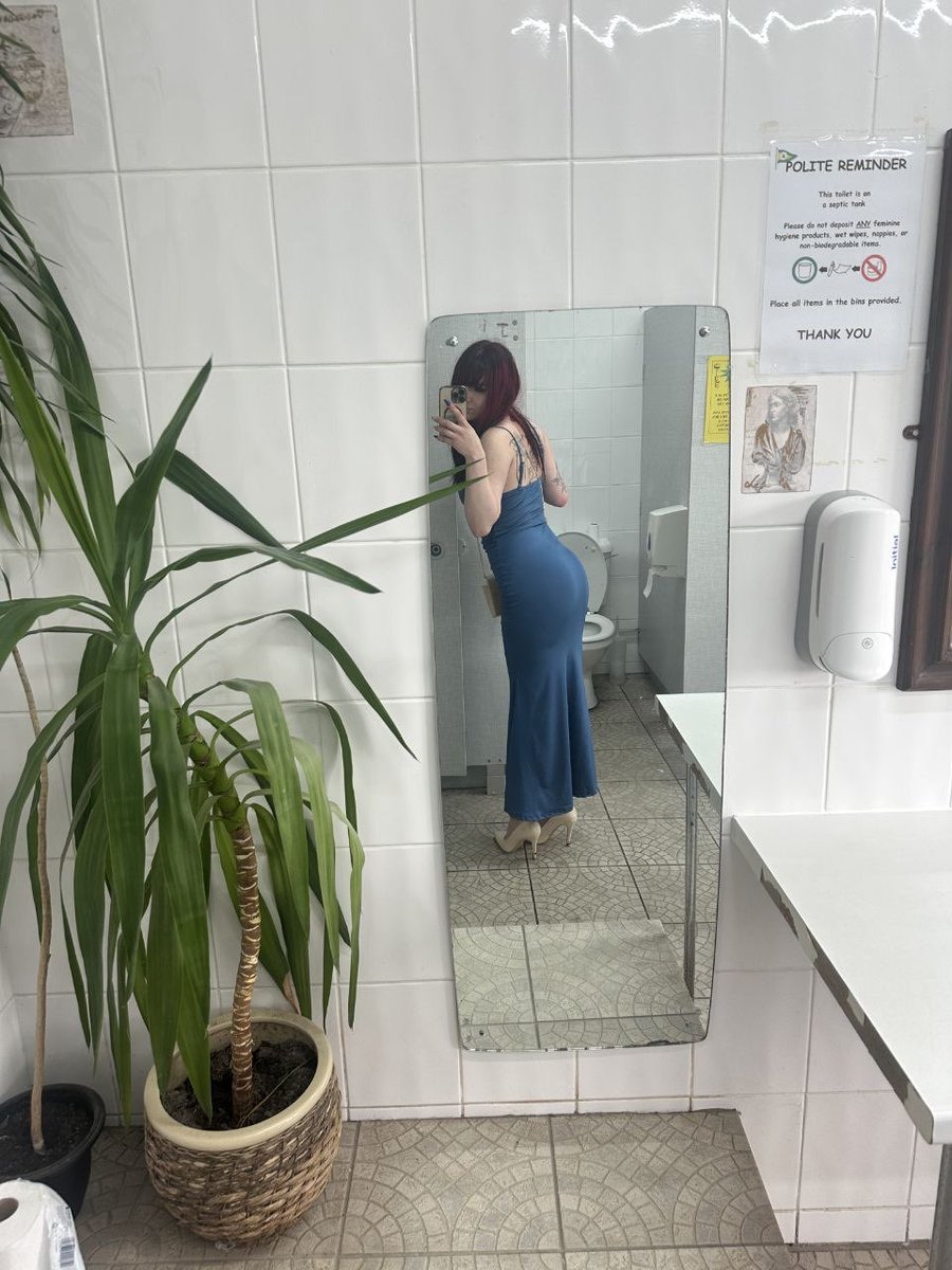 AerisLuxe's tweet photo. was gonna post a normal fit check but my hips had other plan https://t.co/lEyUqYHAgG