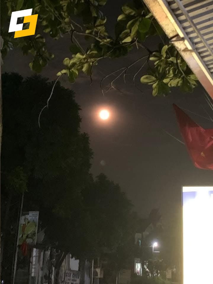 VancuraB64224's tweet photo. A real photo of the moon, captured under the night sky with zBit. ๐ค
#FullMoonWithzBit
@zBit_Official https://t.co/CQ8wcX6u1O