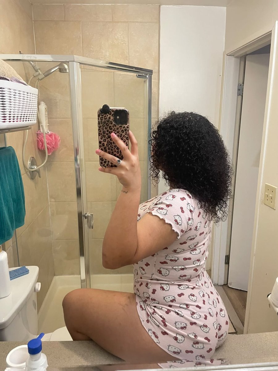 serena2pr3tty's tweet photo. Need a train rain on this pussy again 😩😩#sanbernadino #ie #slut #fatass https://t.co/wM471ZT5gR