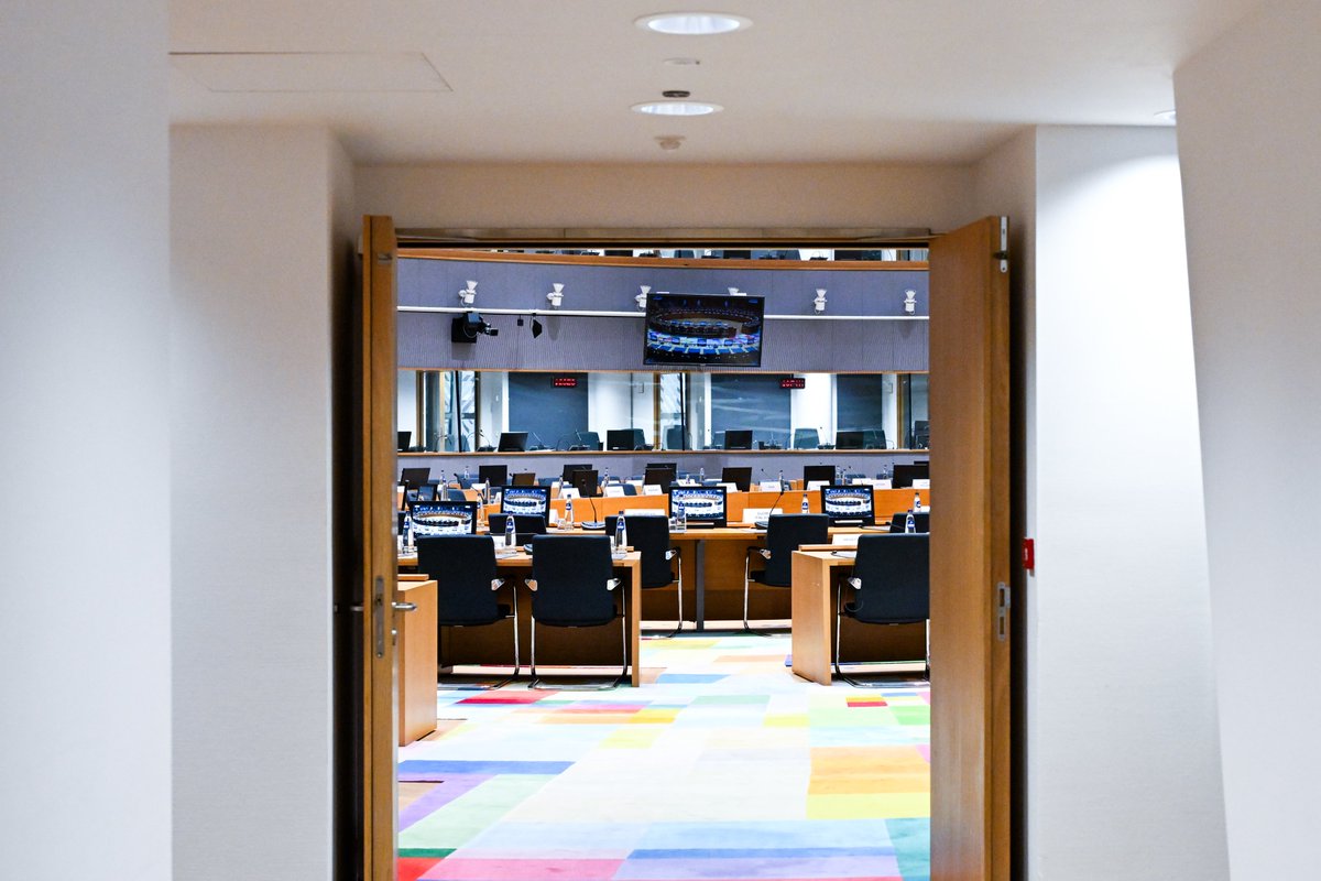 EUCouncilPress's tweet photo. #AGRIFISH day 2 | Today 🇪🇺 #fisheries ministers will discuss:
📌 EU support to fisheries and aquaculture after 2027
📌 the European Maritime, Fisheries and Aquaculture Fund #EMFAF
📌 fisheries consultations with the UK, Norway and coastal states
More ⤵️

https://t.co/QSwL1YHyP1 https://t.co/seUWtxtUA8