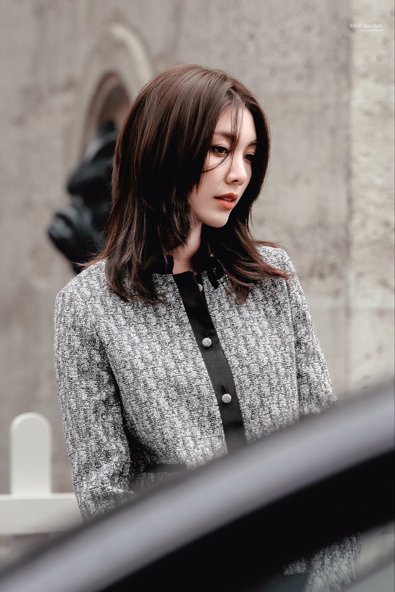 summerxu490729's tweet photo. Paris Fashion Week sparkles as young Orm Kornnaphat captivates Dior’s radiant elegance seamlessly, highlighting Generation Z.

#OrmKornnaphat‌ 
#OrmKornnaphat‌DiorSummer27 
#Dior #PFW 
#DiorSummer27 

@ormmormm 
@Dior 
@XFashion https://t.co/DYTLKSNmCv