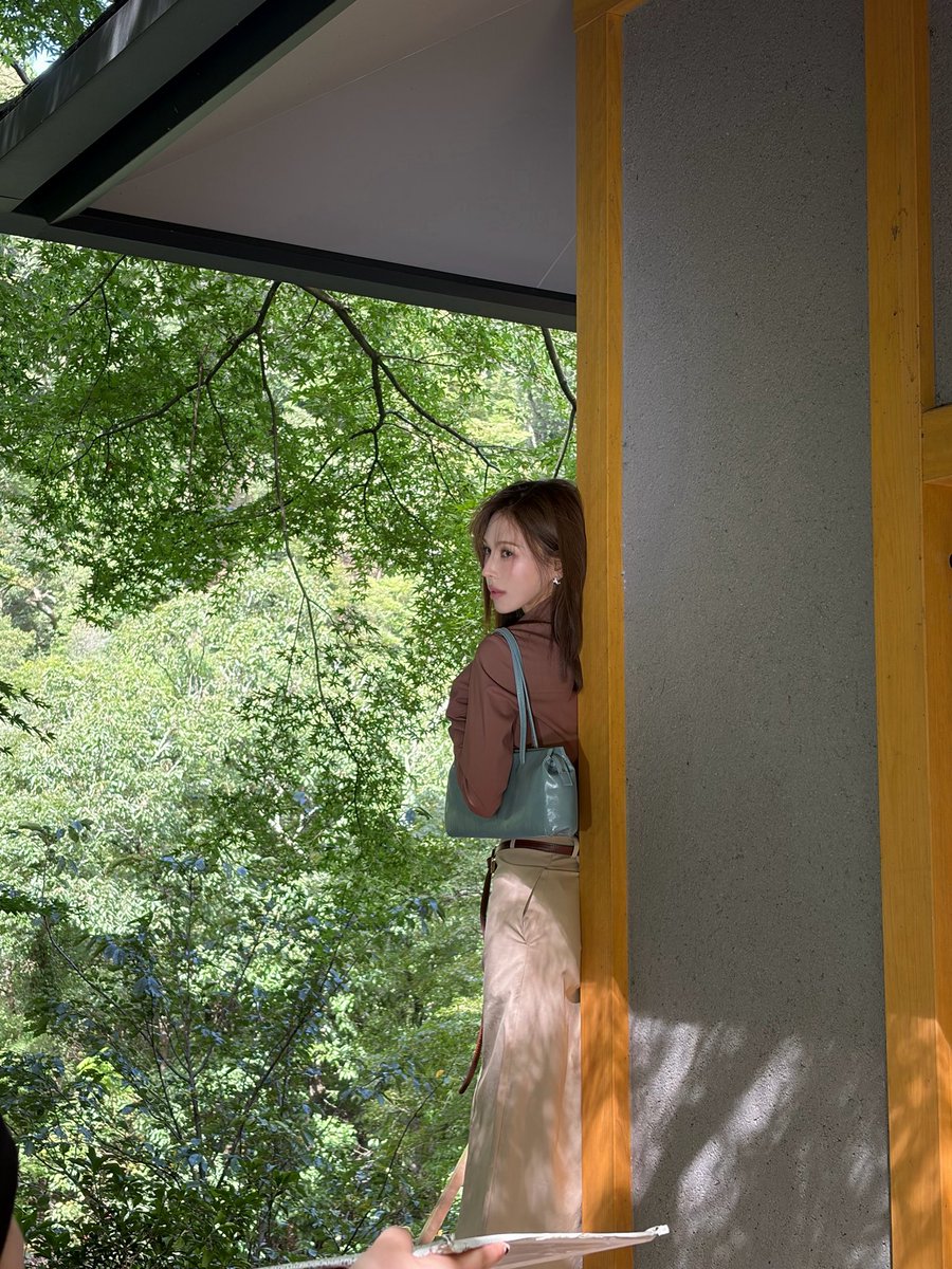 wanirang221's tweet photo. 260929 #WENDY #웬디 인스타그램
Moments of shooting and unwinding 📸🍵♨️ https://t.co/yQRSwcEOME