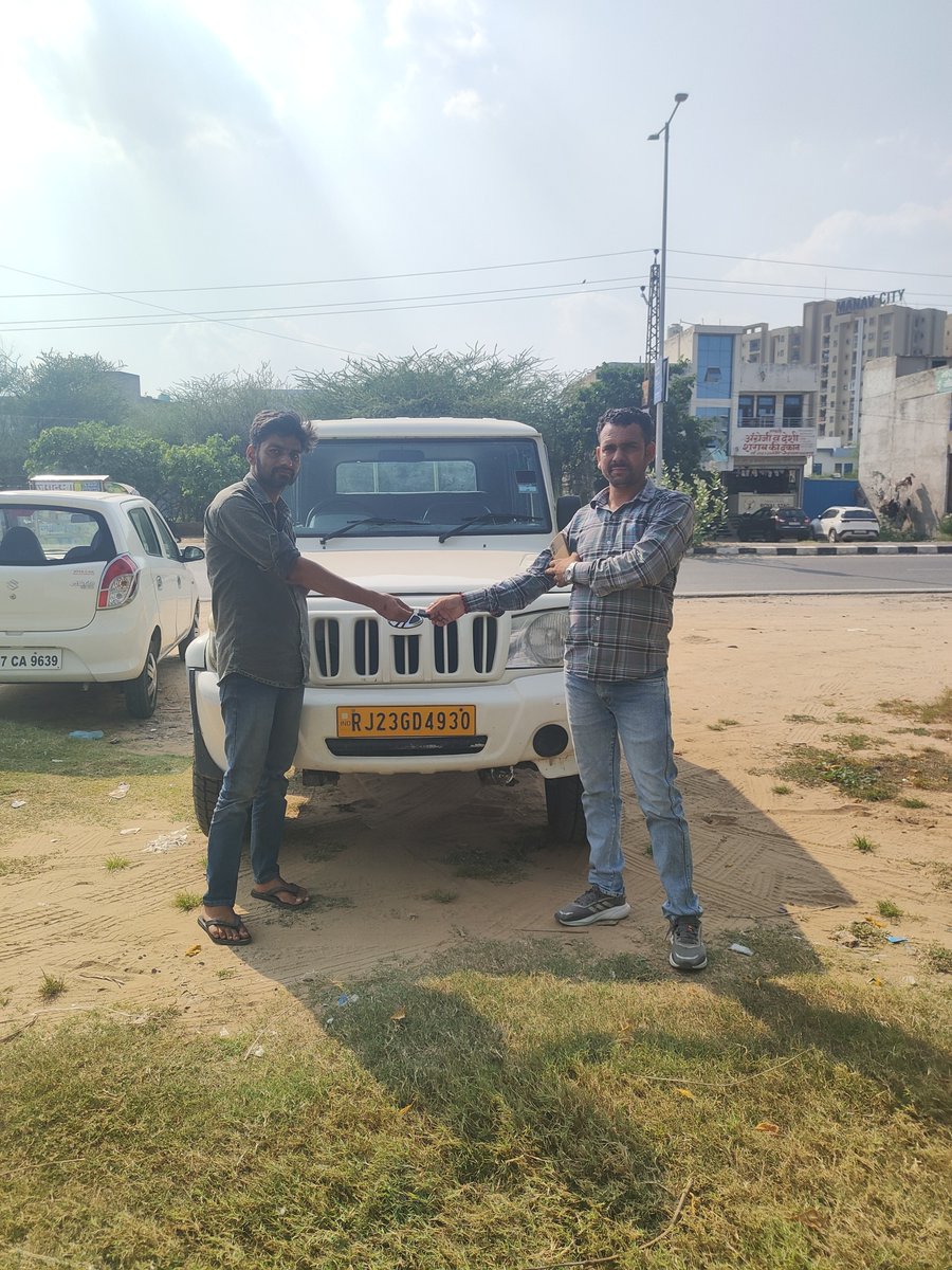 AapnoCarBazar's tweet photo. Mahindra Camper की डिलीवरी देते हुए। बधाई हो
#Jitendra _jiआपका विश्वास ही हमारी पहचान। आपणाें कार बाजार सीकर 🙏🙏Congratulations on the occasion of buying a best quality pre-owned vehicle from 🙏🙏 @aapnocarbazar
#UsedSwift #UsedInnova #RajasthanCarDealer
#UsedHondaCars https://t.co/h4b8CpQ1tj