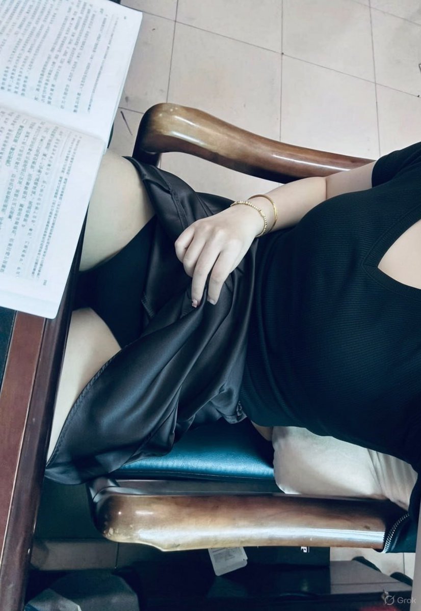 xiaomaya1994's tweet photo. 今天的我感觉更大胆了些，更想和你们分享我的内搭，离不开你们的支持与鼓励，端庄的外表下藏着一颗追求刺激的心，你们是不是觉得我很反差？ https://t.co/XptQaKL7FP