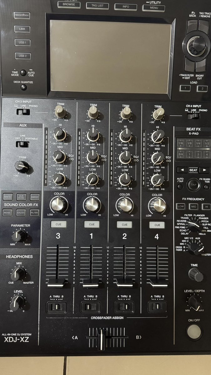 masiyonih's tweet photo. 🙌🏼HALLO WARGIWARGI X🙌🏼
mau dijual aja nihhh Pioneer XDJ XZ 
unit lengkap box dll bonus softcase✅
Lokasi cibubur

yuuu bolehhh ditanya tanya aja duluu dan boleh bangett tag tementemen kalian yang lagi nyari alatt🙌🏼

makasih wargiiiiwargiiiii🙌🏼 https://t.co/RDJ2b554V5