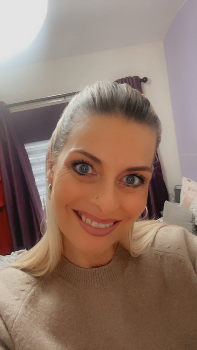 Wendj1972's tweet photo. Good morning, happy Tuesday.  Hope your day is kind to you for a Tuesday and gives you all that makes you smile.    A smile is a simple way to spread happiness 🥰❤️🥰 https://t.co/7Ii7KWRv2t