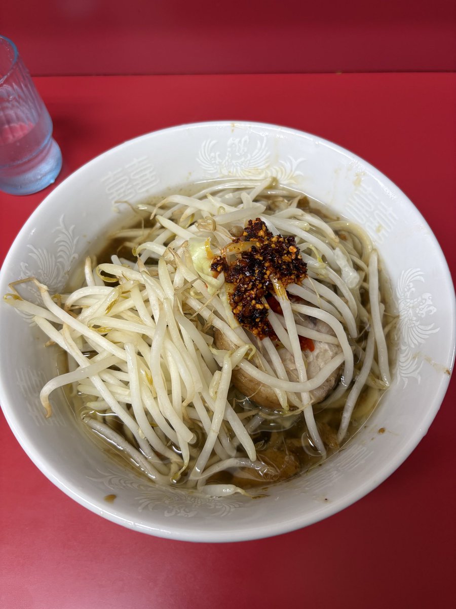 nakutamon's tweet photo. 健康について学ばせてもらった そしたら柔らかいから噛まなくていいとかそういうのないらしい
ゆっくりよく噛んで食べることが大事らしい
きょうも二郎おいしかった〜 https://t.co/3S46uFeSoV