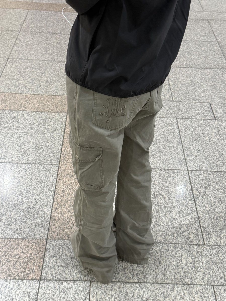 sorxzc's tweet photo. #gift

헬레네파리스 부츠컷 카고 팬츠
엉덩이 포인트까지 ㄴㅁ 예뻐요 ~ 🫰🏻

지금 무신사에서 애프터세일 중이니 구매에 참고하세요!

🔗 https://t.co/klgJFBPUzV https://t.co/AZRpAdsYNr