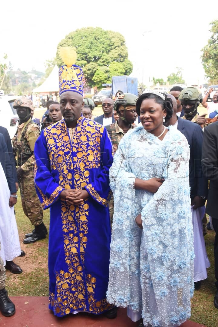 newvisionwire's tweet photo. ⛪ 𝗧𝗢𝗢𝗥𝗢 𝗖𝗢𝗥𝗢𝗡𝗔𝗧𝗜𝗢𝗡 | 𝗟𝗜𝗩𝗘

His Majesty Edward Rukidi Nyabongo I has arrived at St. John’s Cathedral, Fort Portal, accompanied by Omugo Rebecca Amoding-Rukidi, for a church service ahead of his coronation. The service is being led by Bishop Reuben Kisembo of the Ruwenzori Diocese.

📸 Photos by Dickson Kulumba
#VisionUpdates #TooroKingdom #Coronation2026