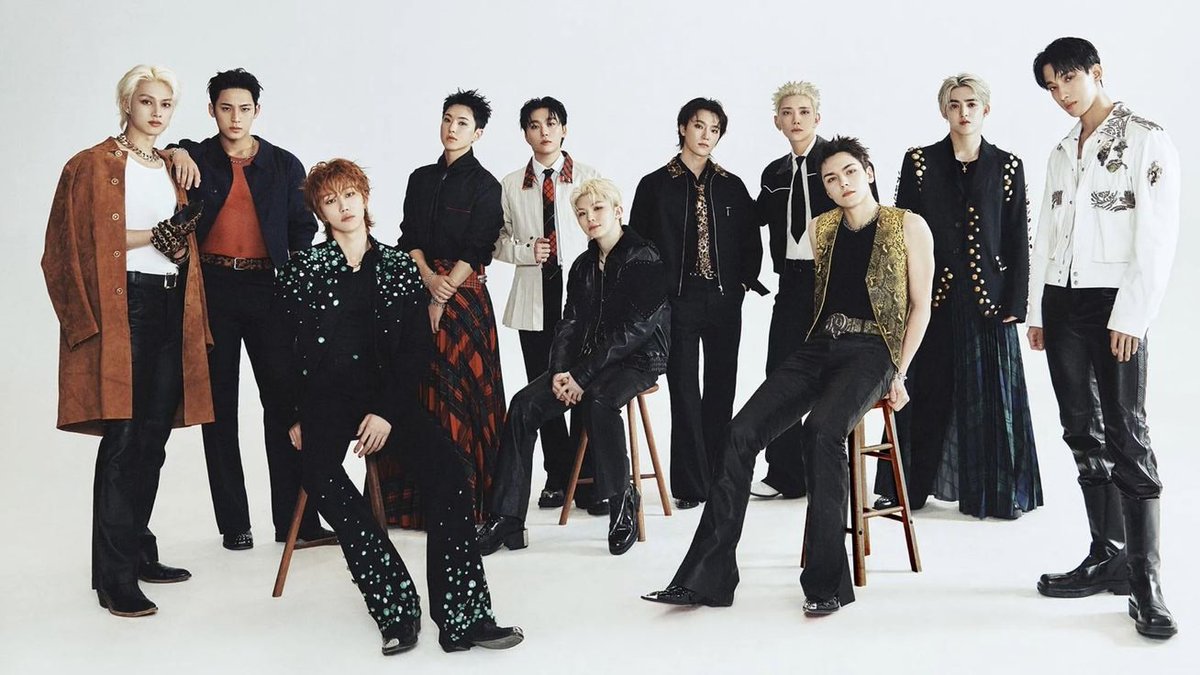 shadowofsvt's tweet photo. The middle child of SEVENTEEN, Center Woozi https://t.co/MOypVPBNeZ