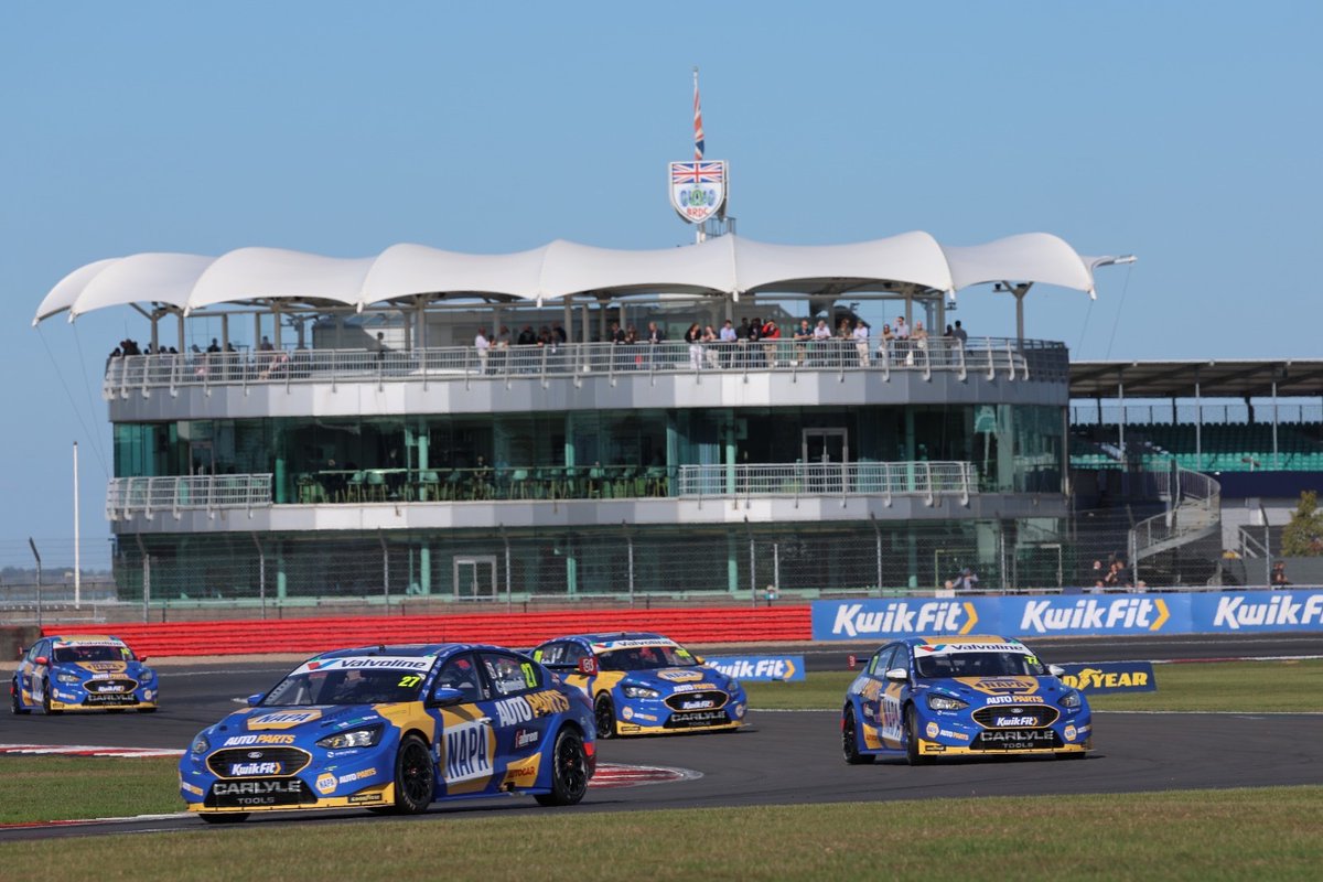 DanCammish's tweet photo. Teams champions for the 5th consecutive year 🏆

Manufacturers 🏆

Congrats to Ash on his 5th drivers championship ✋

Just 1 to go and all to play for 🏁 https://t.co/hlVLGQdk2j