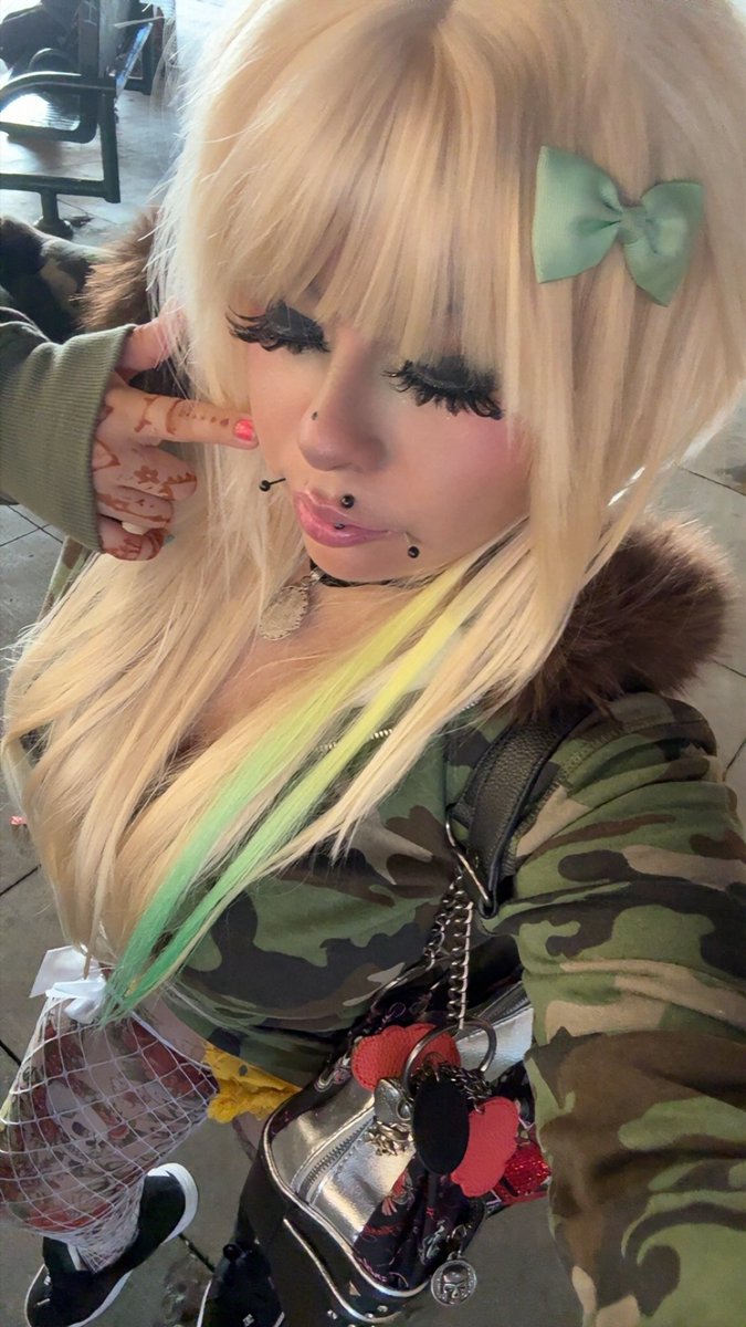 bbcbarbiedoll's tweet photo. On my way! to go see my black homeboy 💦 https://t.co/ZjrK9pZT1Z