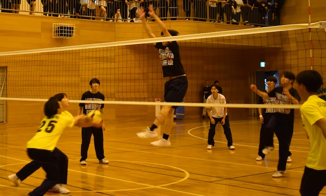 sapporohokuto's tweet photo. 本日、スポーツ大会3日目と1学期終業式がありました。スポーツ大会では、競技を通じてクラス・学年としての団結が強まったように感じました。 https://t.co/AiMw8MFfHD
