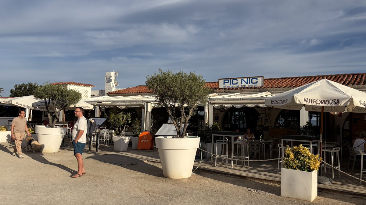 lecodesitges's tweet photo. El Pic-Nic tanca després de 70 anys.
Us ho expliquem al nostre web, on podeu seguir l’actualitat de #Sitges i #SPRibes:
▶️ https://t.co/3WkIV5fXR0 https://t.co/EIn5q5Dp2f