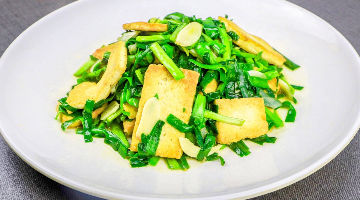 c1a90_879's tweet photo. [This dish uses leeks, scallions, pork and tofu as main ingredients, with a rich and balanced flavor.] https://t.co/rkdmQ8vruy