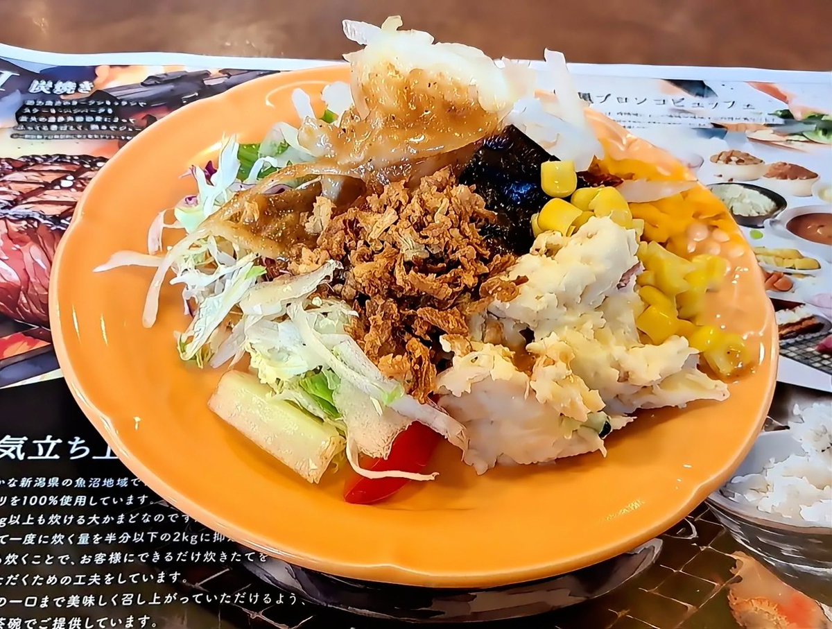 generalissimoMX's tweet photo. 今日は毎月29日は「肉の日」でアプリポイント5倍の「ブロンコビリー浜松有玉店」に寄り、「炭焼きがんこハンバーグランチ(300g)」にバースデークーポンのケーキを合わせて食べて来ました🐂🎂
ブロンコビリーは、土日も含めて16時までランチタイムなのが便利！
勿論、味も折り紙付きですよ😋 https://t.co/mZaxicTozv
