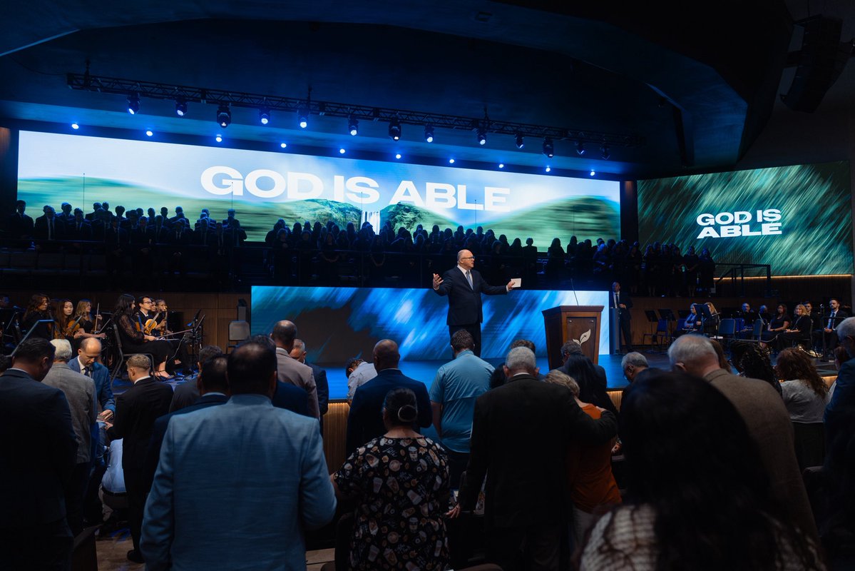 PaulChappell's tweet photo. A joy to preach at @slconference this evening from 2 Corinthians 9:8 on a truth I have seen over and over these past four decades: “God Is Able!” Thankful for the clear moving of God, including many called to the ministry. #GodIsAble #slc26 https://t.co/hsEBER3OP5