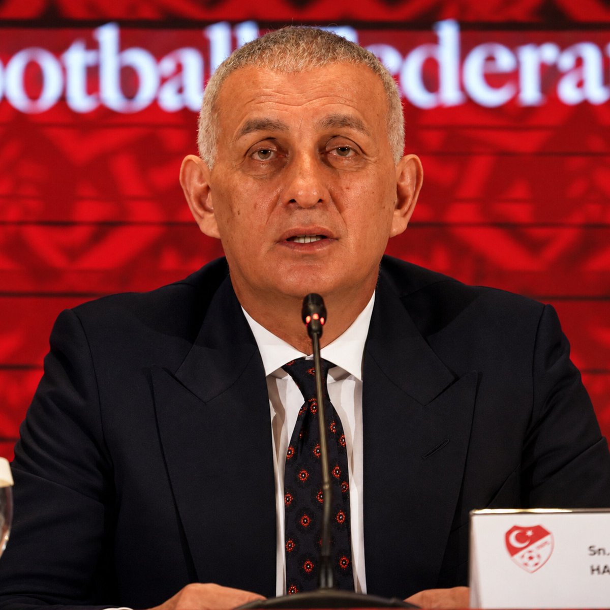 galaconttext's tweet photo. hangi federasyon döneminde bu kadar gözaltı bu kadar skandal olsa çoktan istifa etmişti lavukta çıt yok https://t.co/RcKeRBuYFy