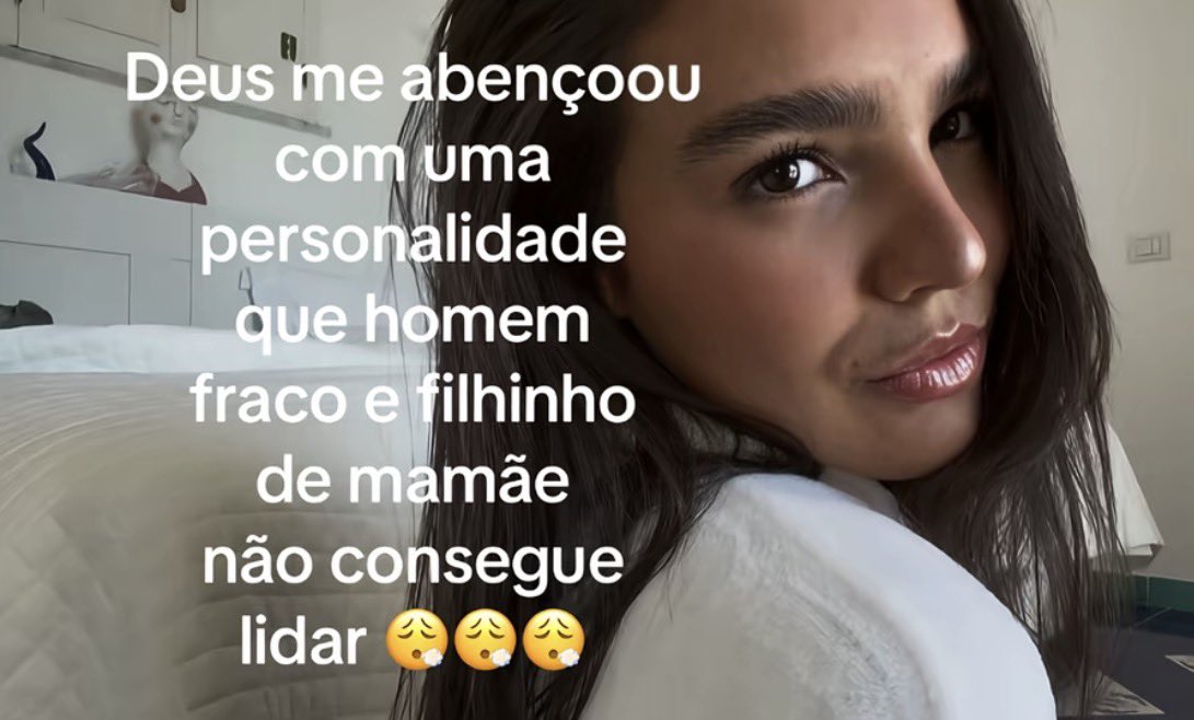 hablasuzzy's tweet photo. a duda guerra, ex-namorada do benício, JANTOU a angélica com gosto aqui. a angélica me passa muito a vibe de ser toda mãe de menino, deve ser uma nora INSUPORTÁVEL. https://t.co/YizU6KH4Oa